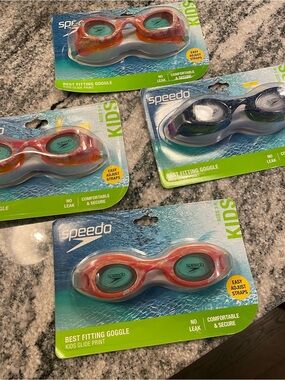 (1) Speedo Kids Swim Goggles - Orange/Teal